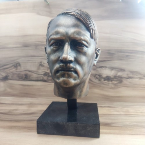 Führer-Büste
