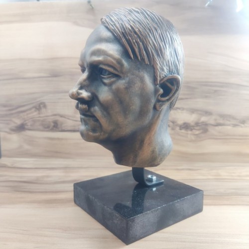 Führer-Büste